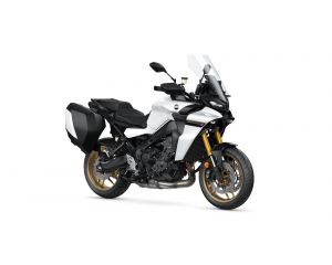 2023-Yamaha-MT09TRGT-EU-Pure_White-Studio-001-03